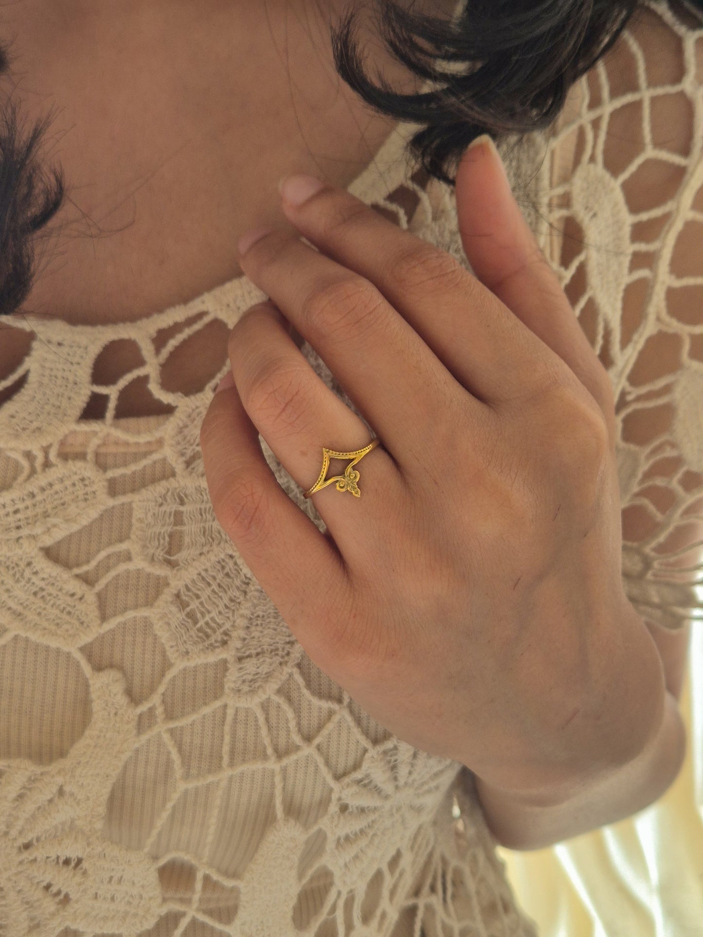 Reina victoria elegance adjustable brass ring