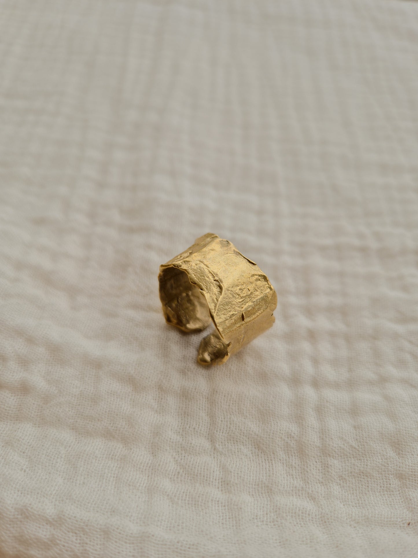 Aurum abstract band adjustable brass ring