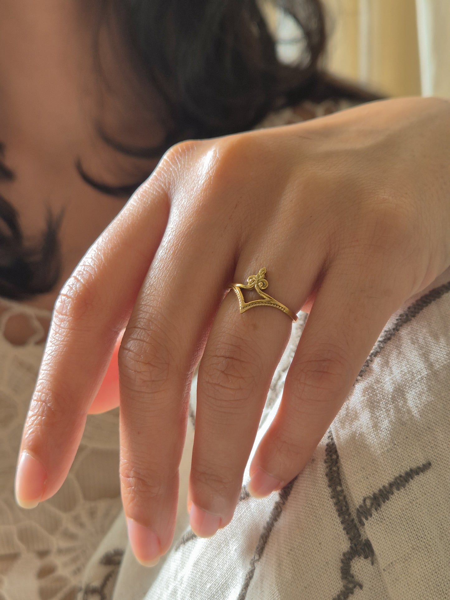 Reina victoria elegance adjustable brass ring