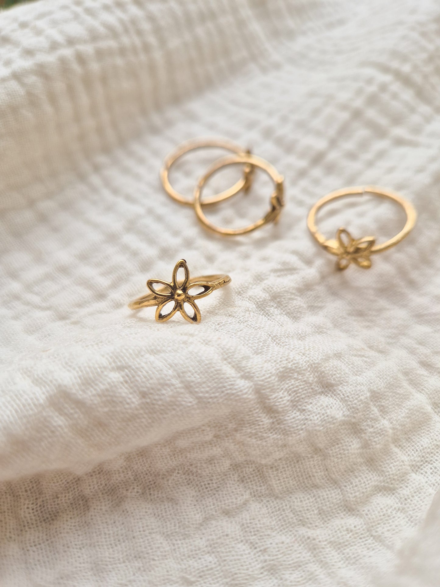 Phool brass ring