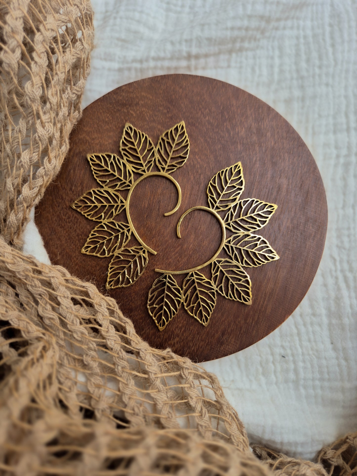Vanilka leaf brass ear cuff