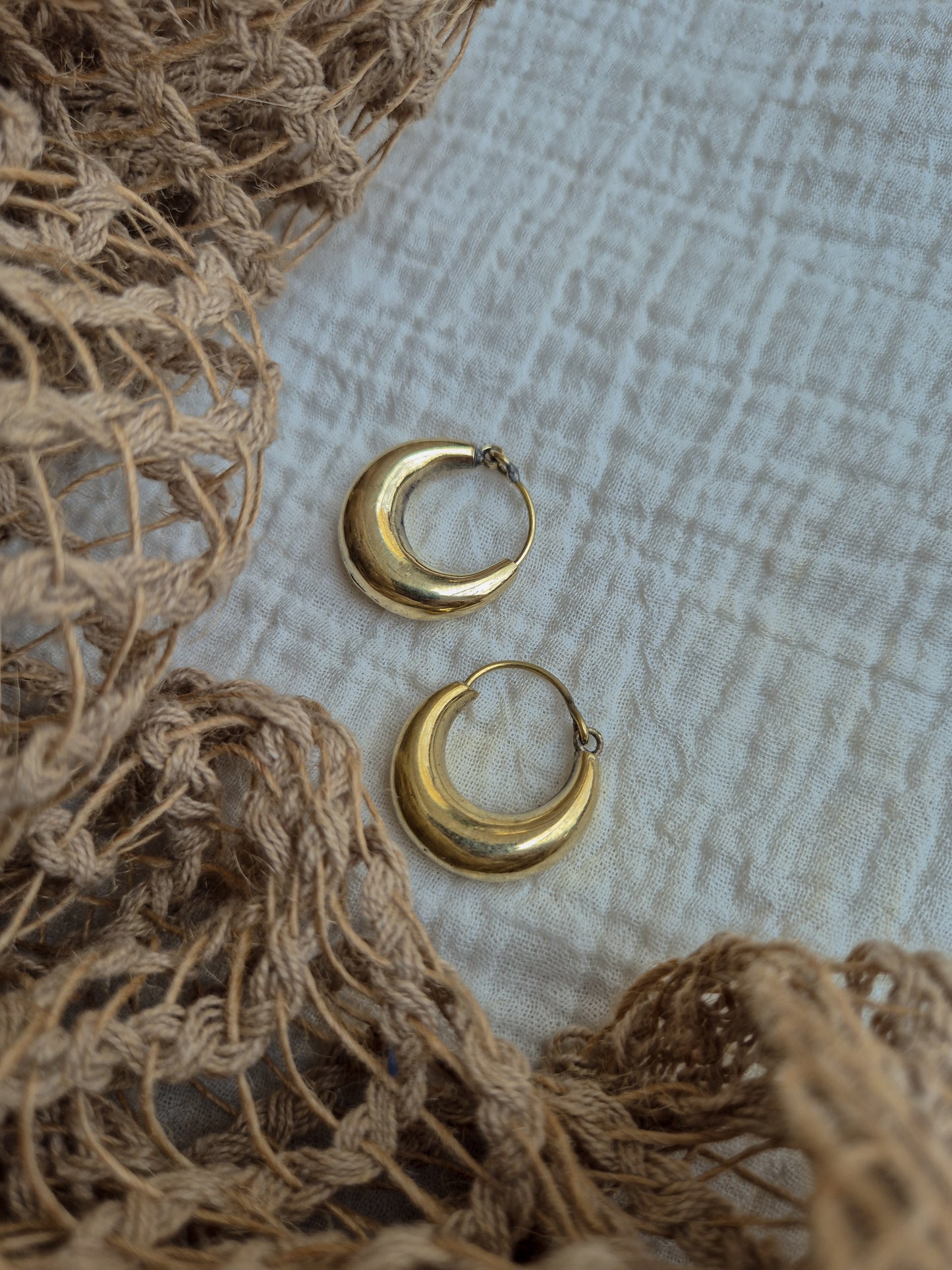 Serene classic plain brass hoops