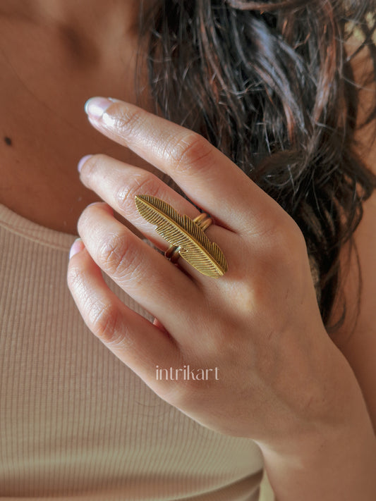 Nomad feather adjustable brass ring
