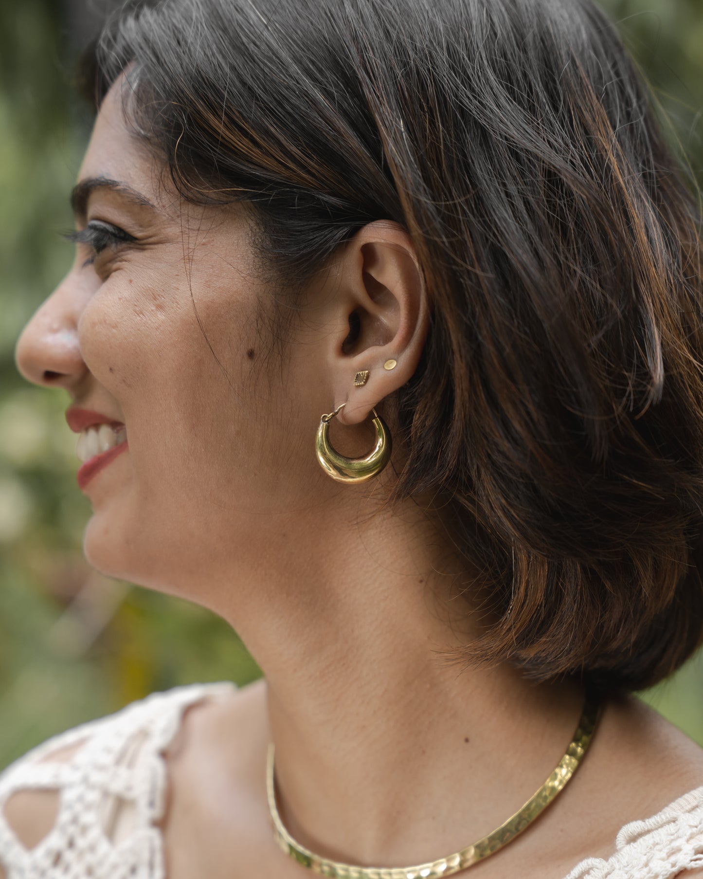 Serene classic plain brass hoops