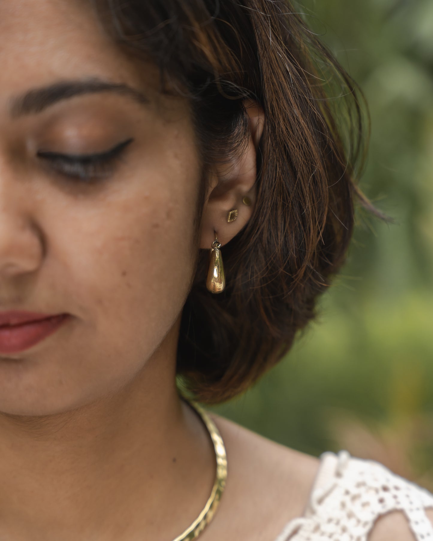 Serene classic plain brass hoops