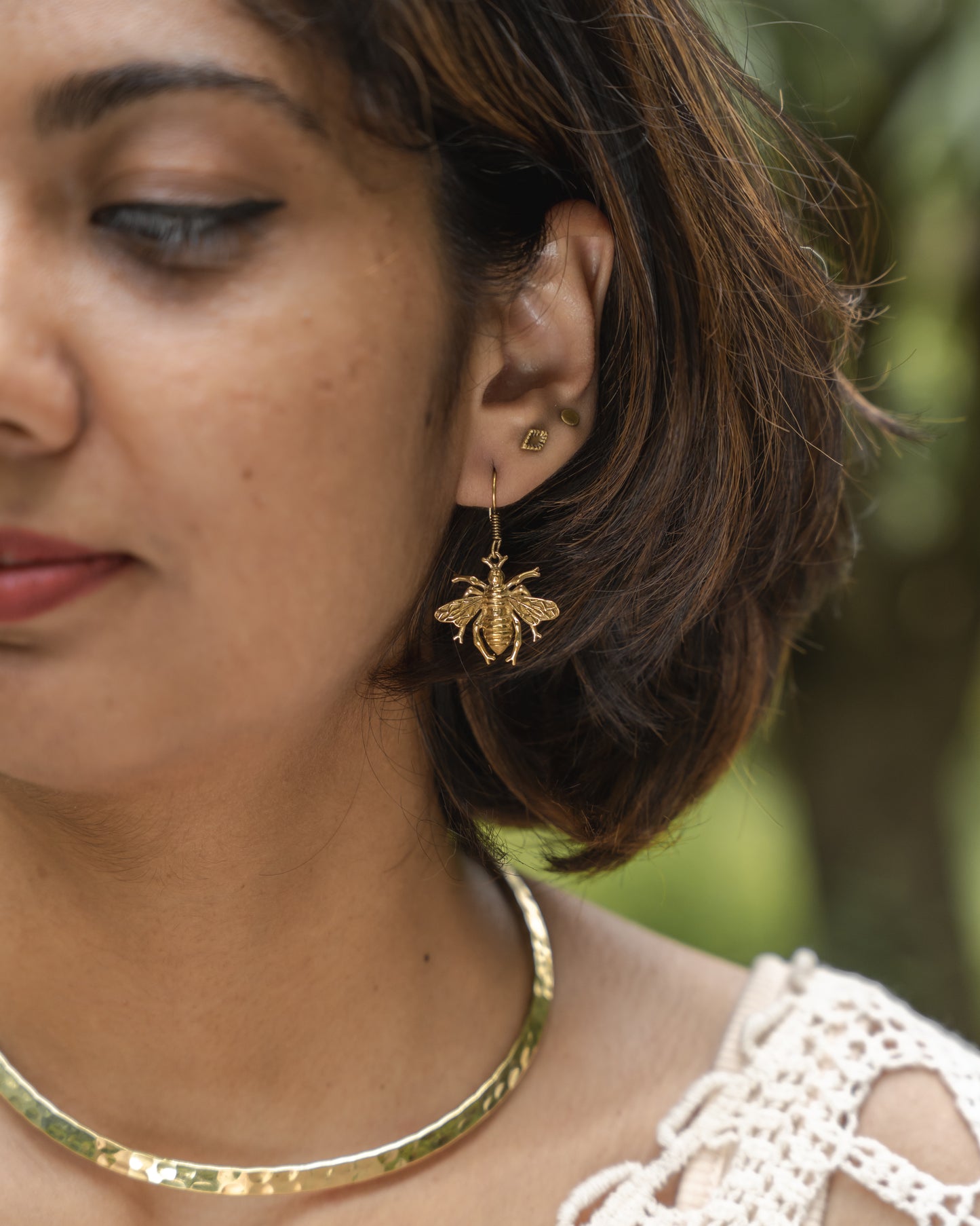 Buzz bee brass earrings
